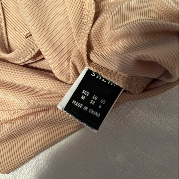 Crop top - Picture 2 of 3